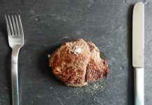Paleo dieta je lahko nevarna
