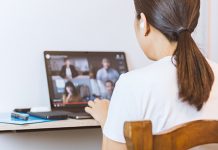 Videokonference – za nekatere odrešitev, za druge prekletstvo videokonferenca