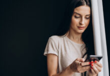 Preklopite telefon v črno-beli način Črno-beli način telefon